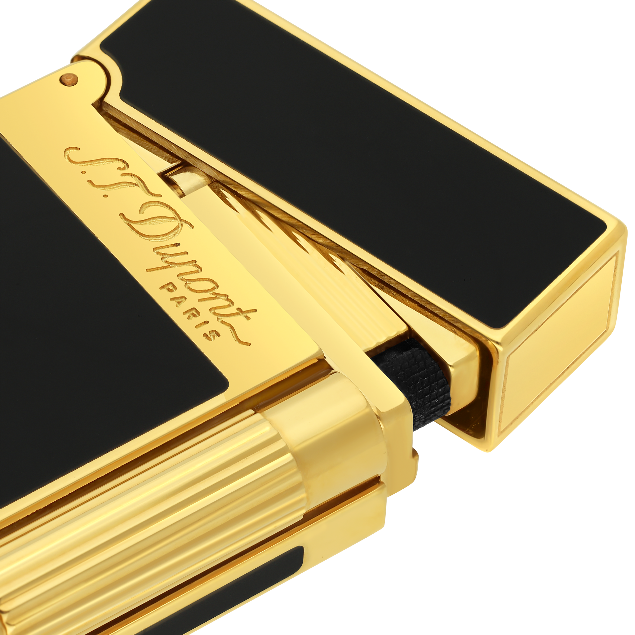Natural Black Lacquer Lighter With Yellow Gold Finish | S.T. Natural Black Lacquer Lighter With Yellow Gold Finish | S.T.